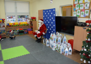 Mikołaj przygotował dla dzieci prezenty